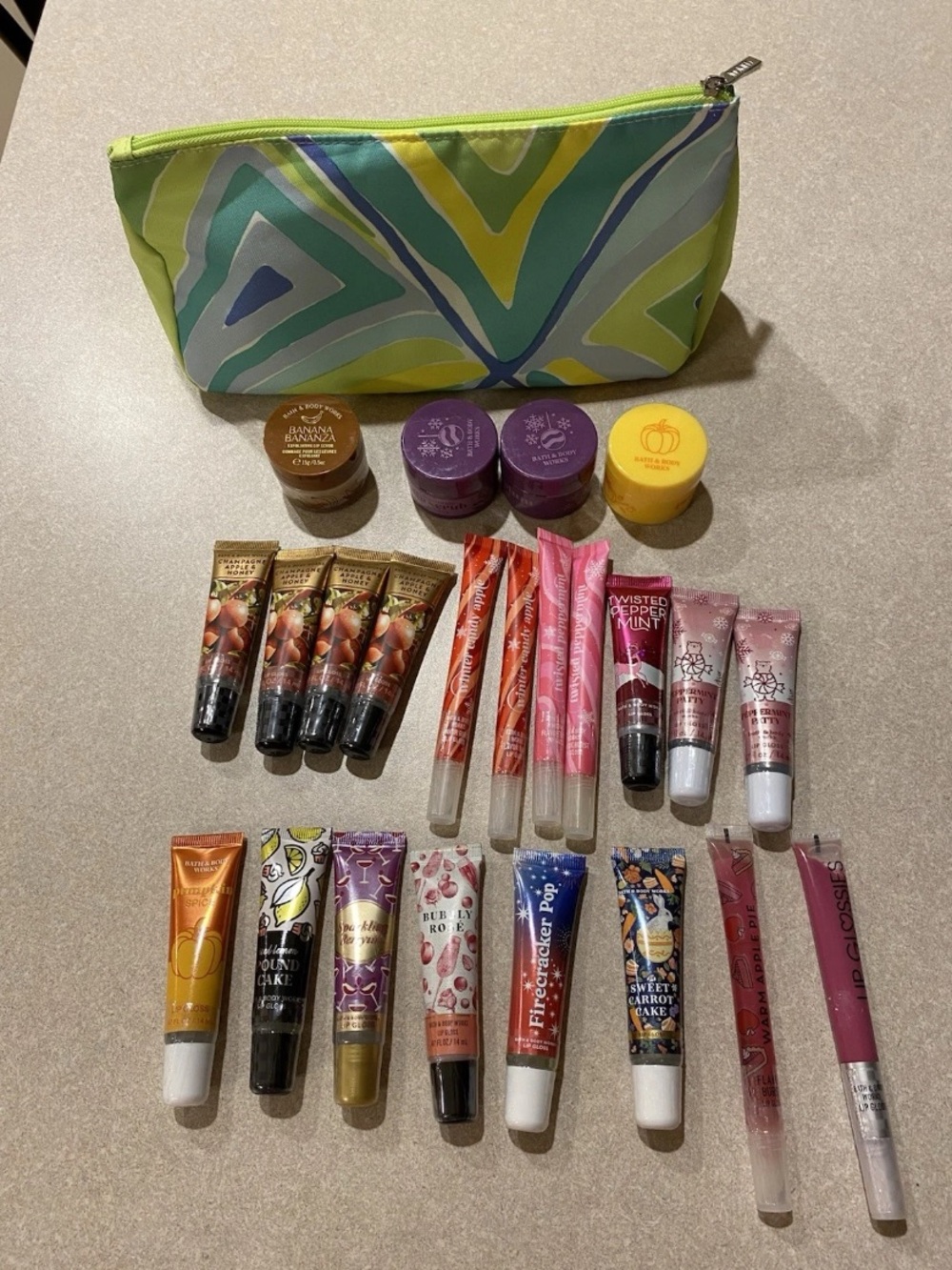 Large Bath and Body Works Lip Gloss and Lip Scrub Lot New Sealed W/Bonus Bag
